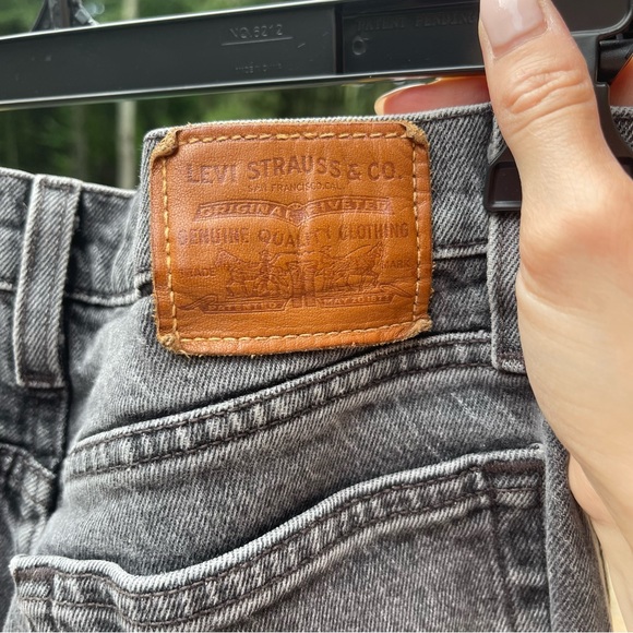 Levi’s Wedgie Straight Leg Jeans - Picture 2 of 4